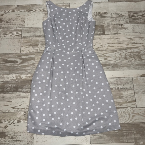White House Black Market Dresses & Skirts - White House Black Market Polka Dot Fit & Flare Dress Size 2 Gray Sleeveless